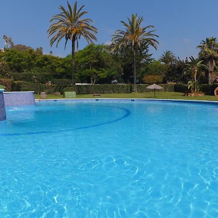 Apartamento Bahia Dorada エステポナ エクステリア 写真