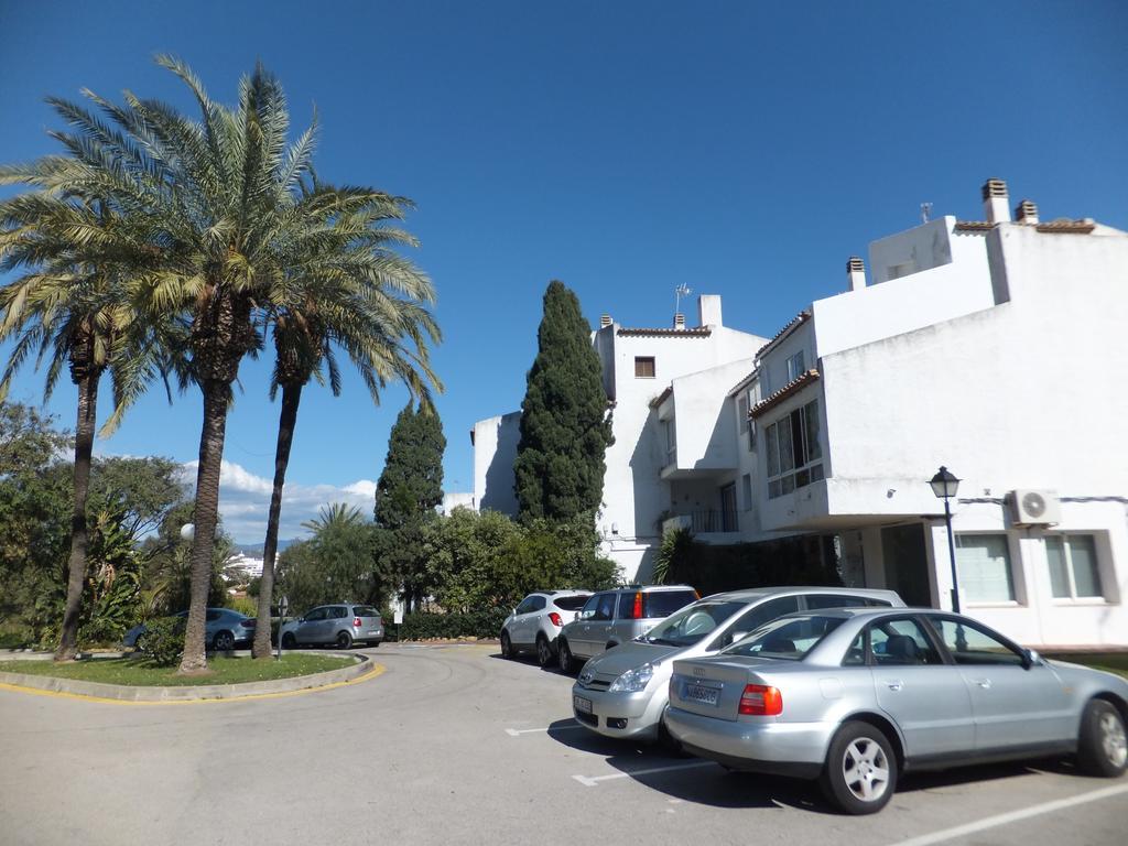 Apartamento Bahia Dorada エステポナ エクステリア 写真