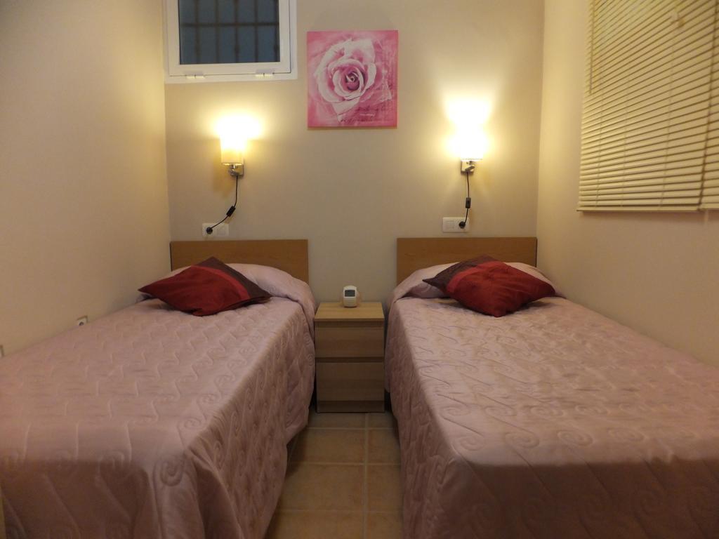 Apartamento Bahia Dorada エステポナ エクステリア 写真